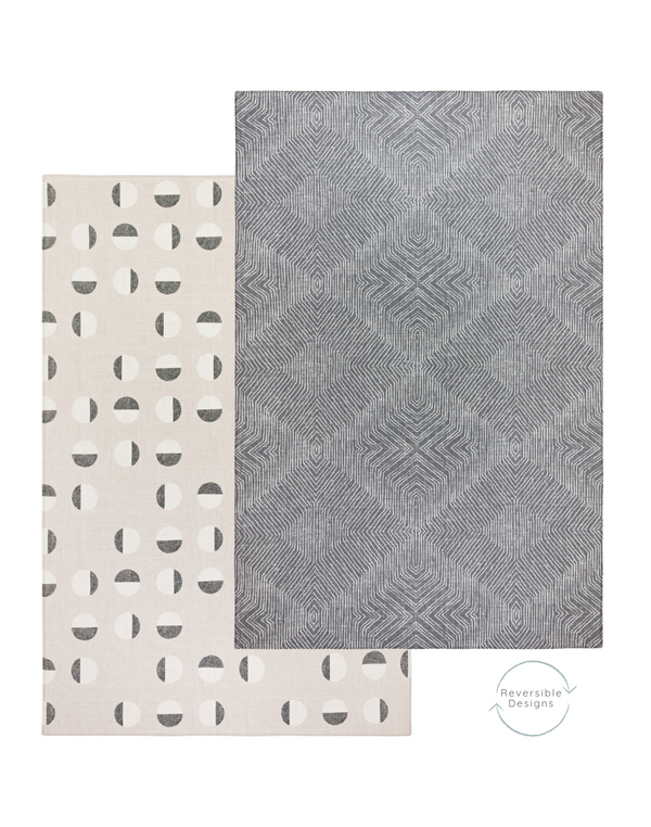  neutral design play mat with a dual-sided motif