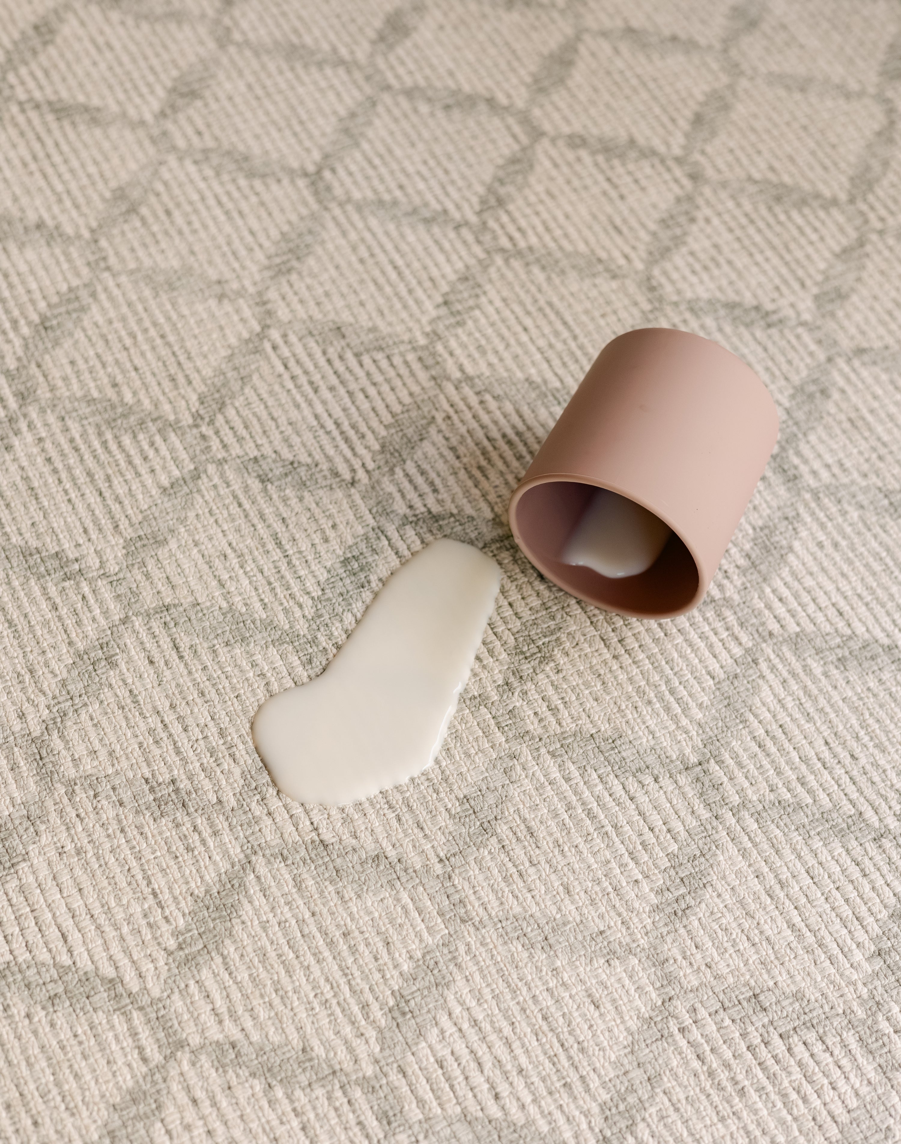 Spilt milk shown up close on the easy to clean the gatherer playmat from totter and tumble. rug-like, safe and soft. | SKU: 26 BEACH/GATHER XL, 26 BEACH/GATHER STD, 26 BEACH/GATHER COMP